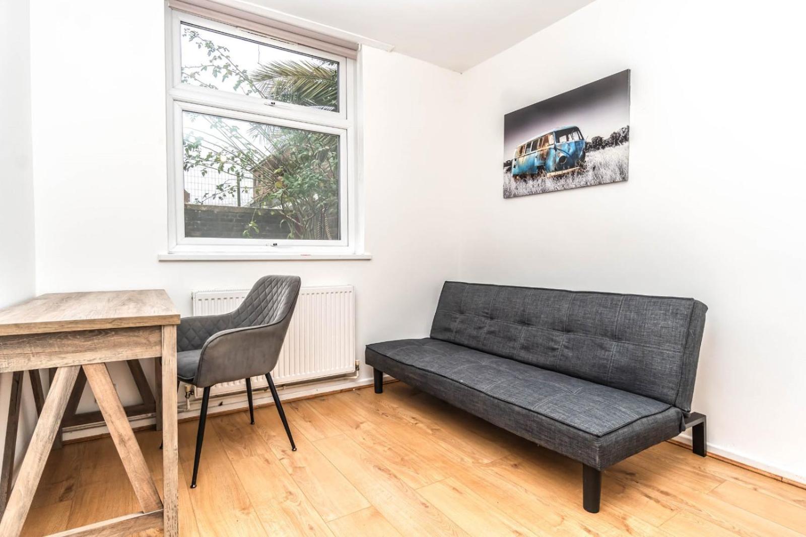 Bright Guest House In Hackney Λονδίνο Εξωτερικό φωτογραφία